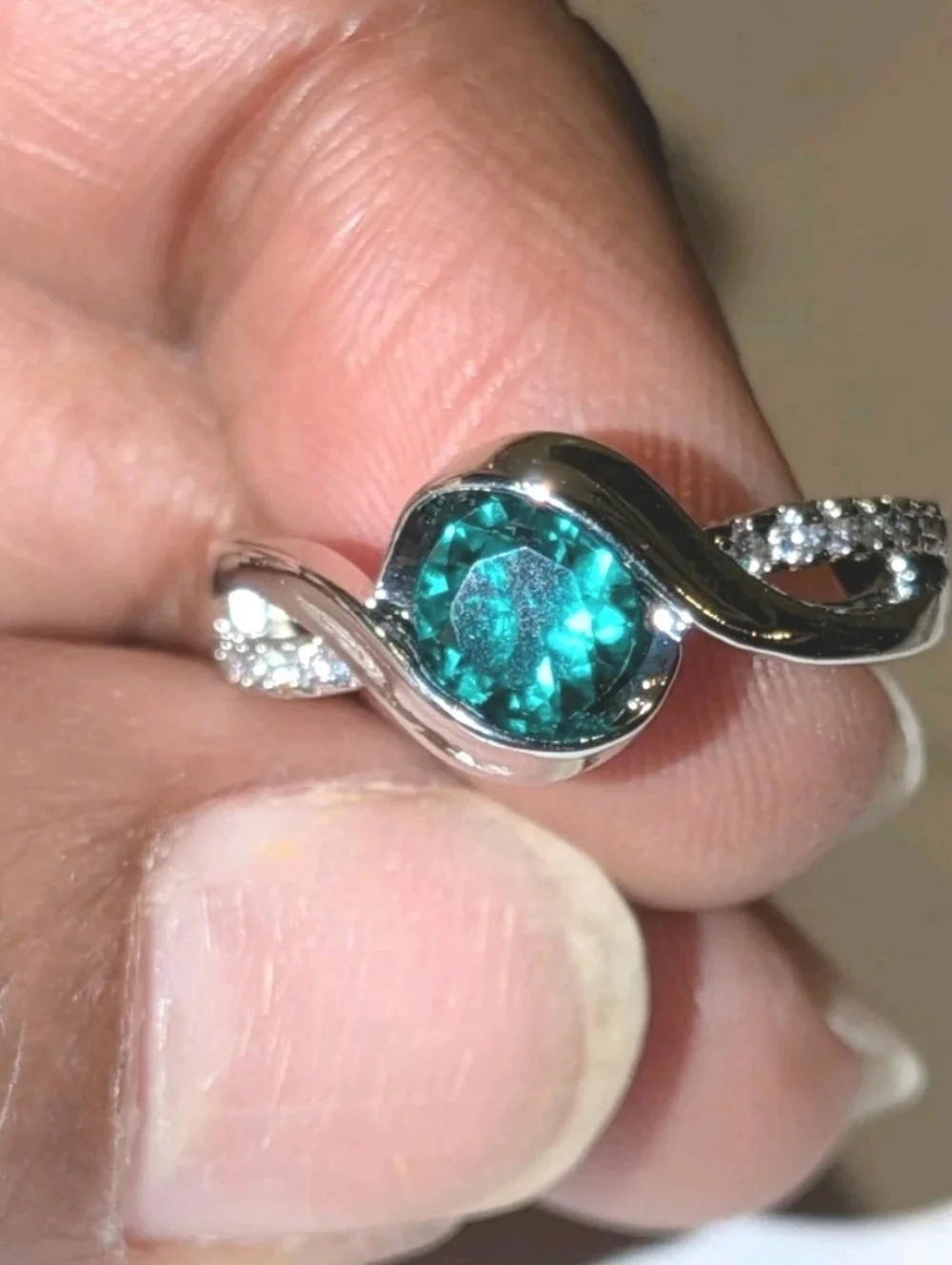 2Ct Round Cut Lab Created Emerald Women's Minimalist Ring 14K White Gold Plated